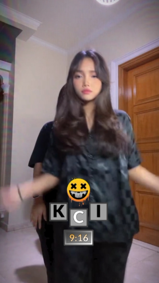 yg bisa komen cuma 