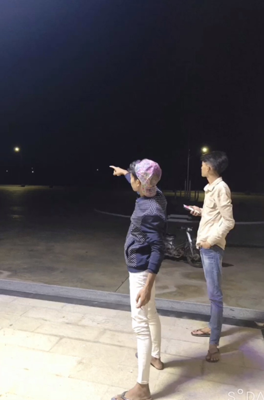 រូបហែងចង់លេងចូលមក