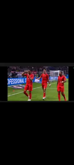 PSG>>>>>>Bayern