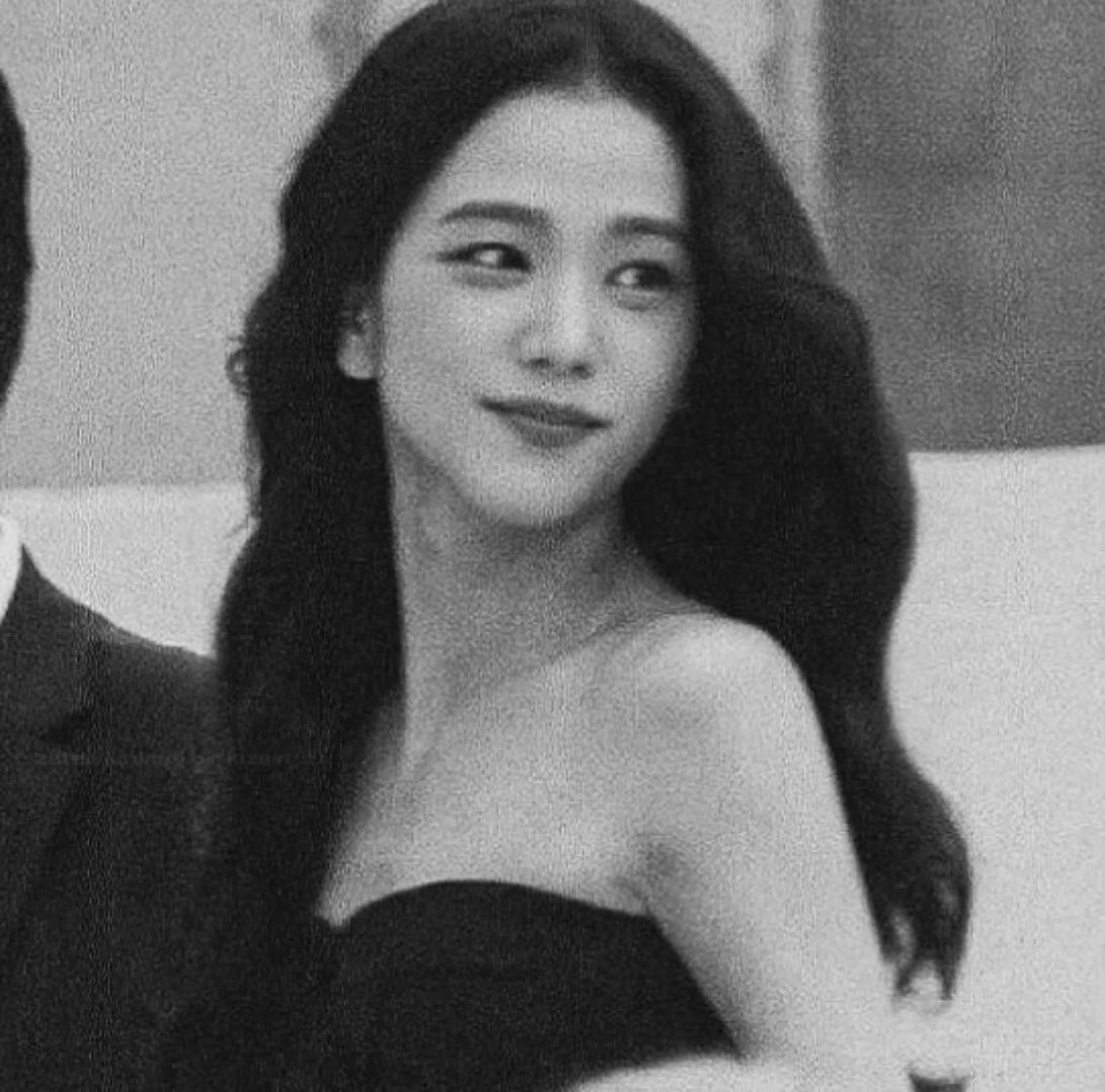 kırılmış bir kızsın 