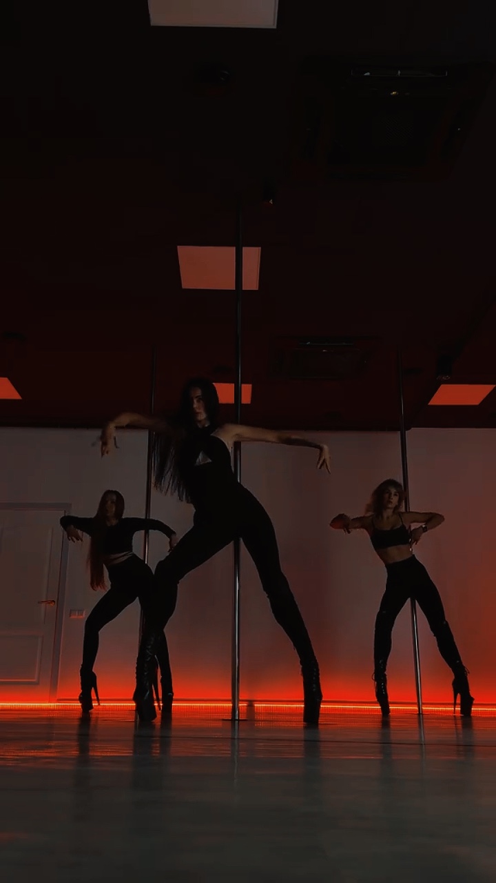 Pole dance