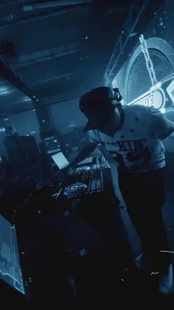 DJ