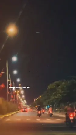 Em nhìn sâu đôi mắt 