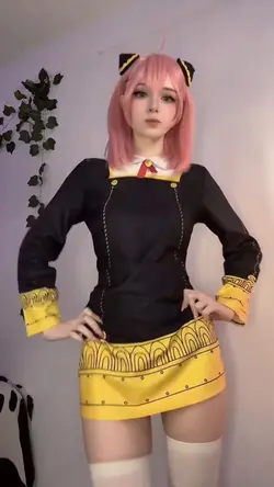 Anya Cosplay