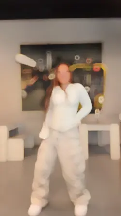 Slowmo Dance