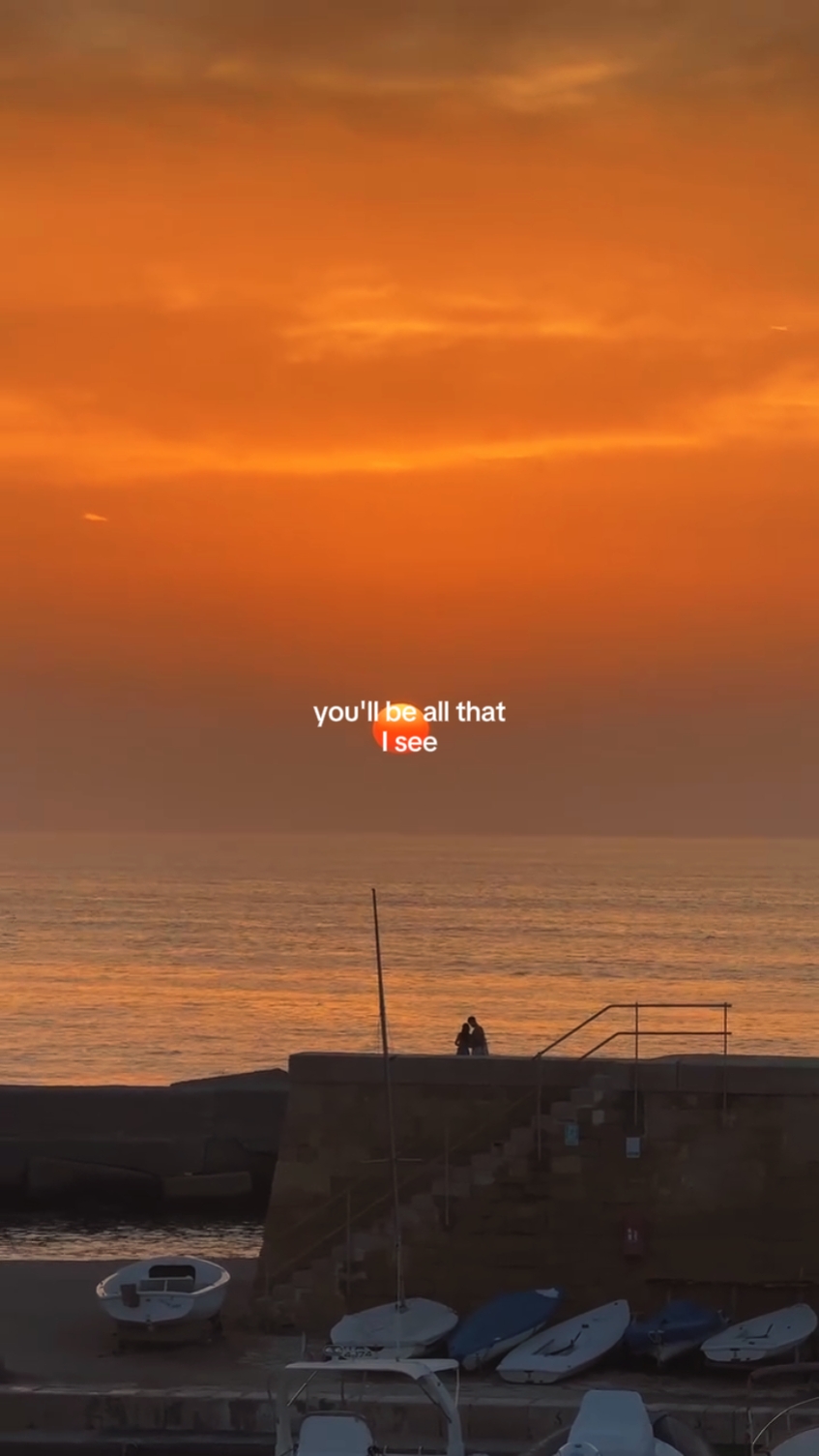 beach song- Yung kai