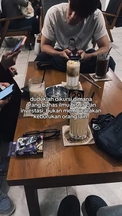 duduklah dikursi dim