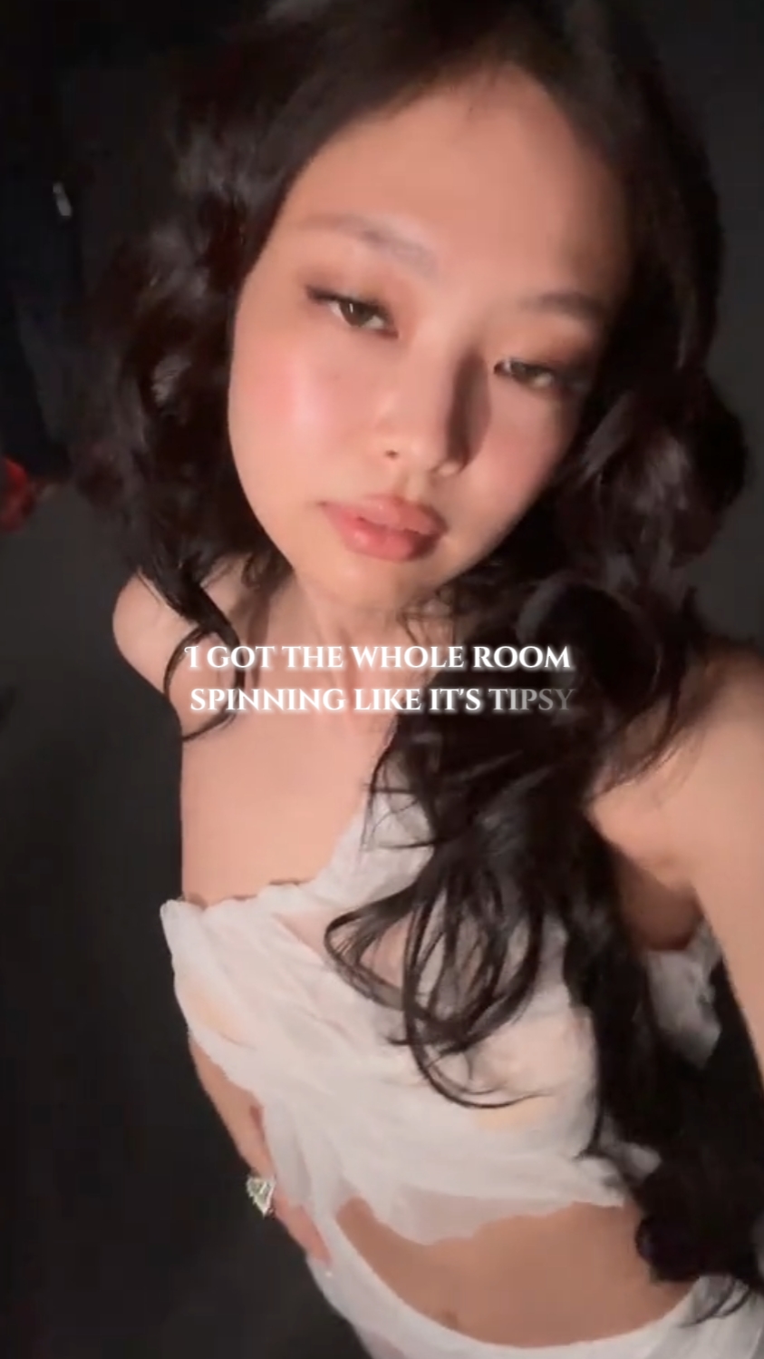 COMO JENNIE