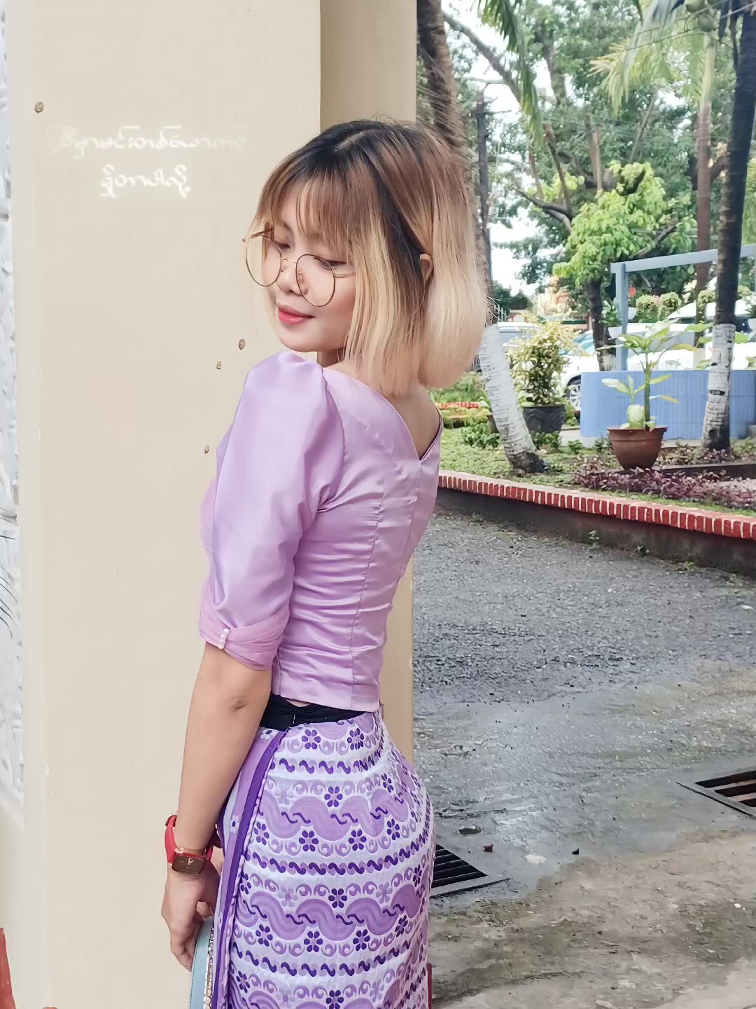 မင်းလေးအပြုံး