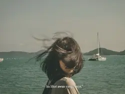 Kulihat awan yang se