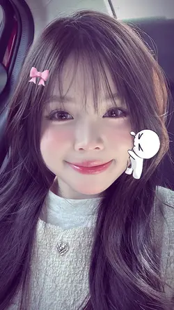 Trend Cắn Má Cute