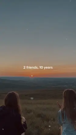 2 friends 🤍✨