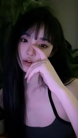 Giờ thì em hết yêu r