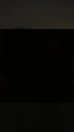 Da sfocato a nitido, ma in versione dark
