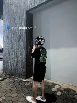 sini maju satu"