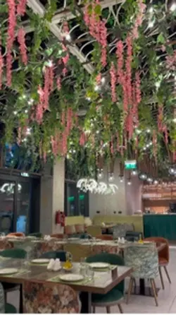 Restaurant cover