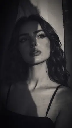 B&W Selfie Aesthetic