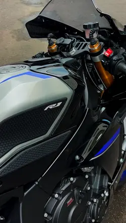 R1 motorcycle 