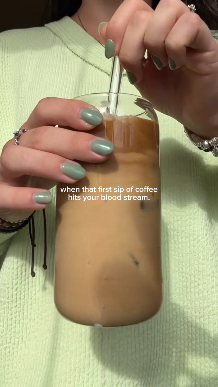 Primer sorbo de café
