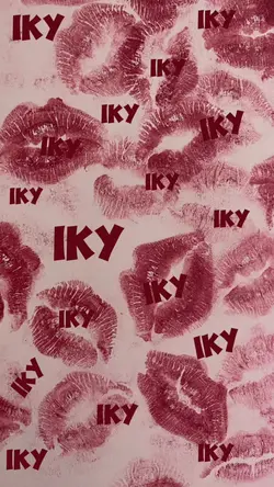 trend wallpaper kiss