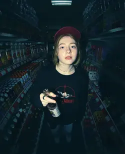 menghapus bayangan m