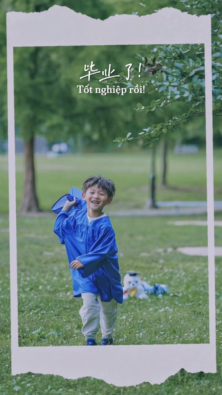 Em bé tốt nghiệp rồi