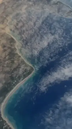 Earth ZoomOut Pantai