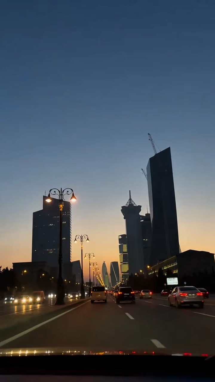 5 video clips story