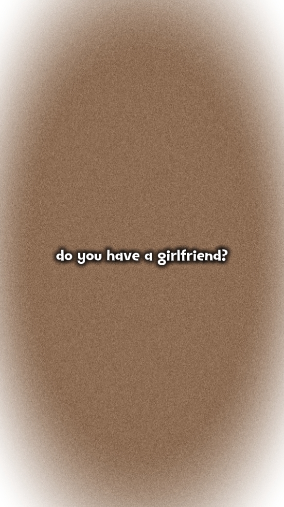 VOUS AVEZ UNE PETITE AMIE?