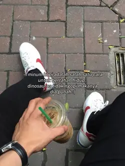 Minum kopi adalah