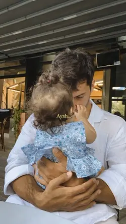 ayah peluk erat diri