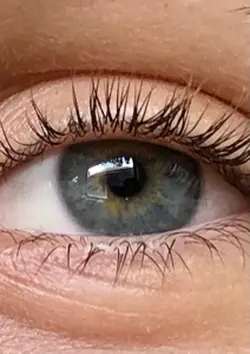 eyes don't show pain