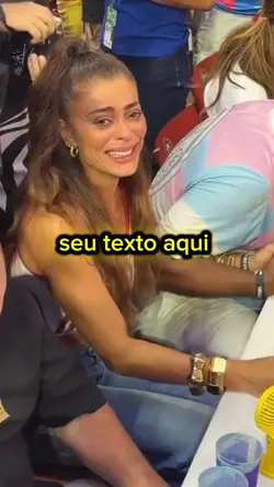 Juliana Paes chorand