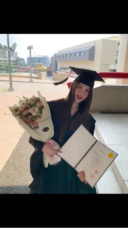 Wisuda estetik 