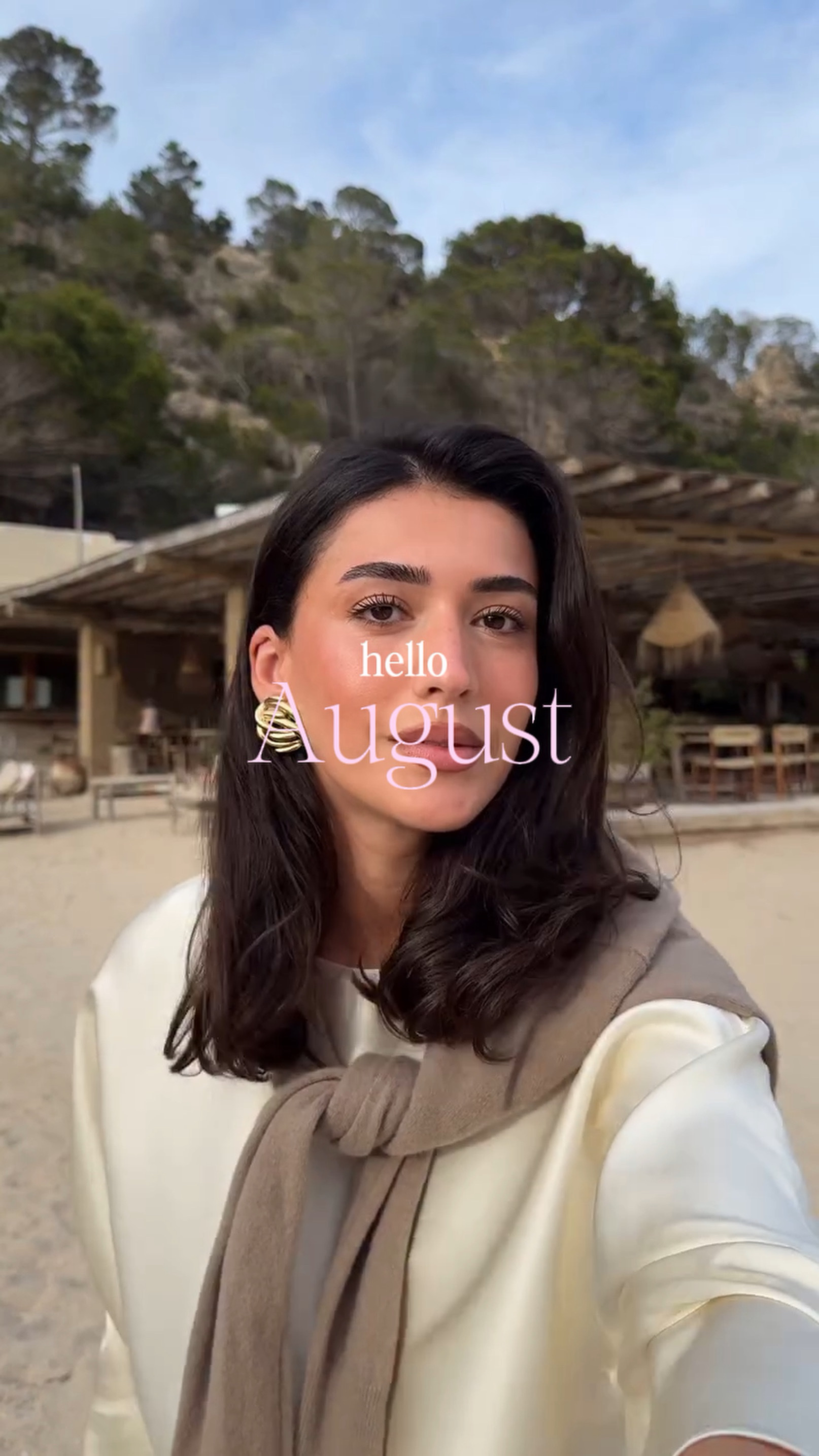 HOLA AGOSTO