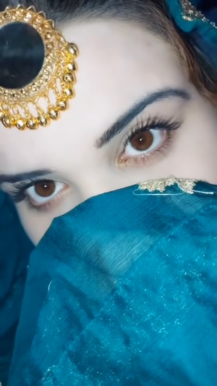 پیاری آنکھیں❤️❤️