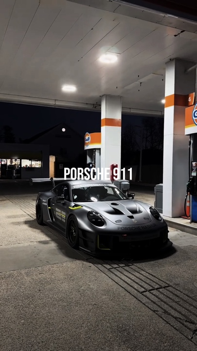 PORSCHE 911