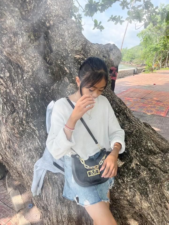 ខានផុសយូ