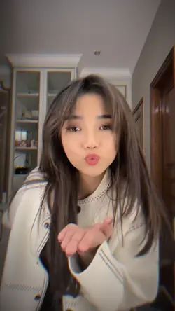 PANDANG PERTAMA LIAT
