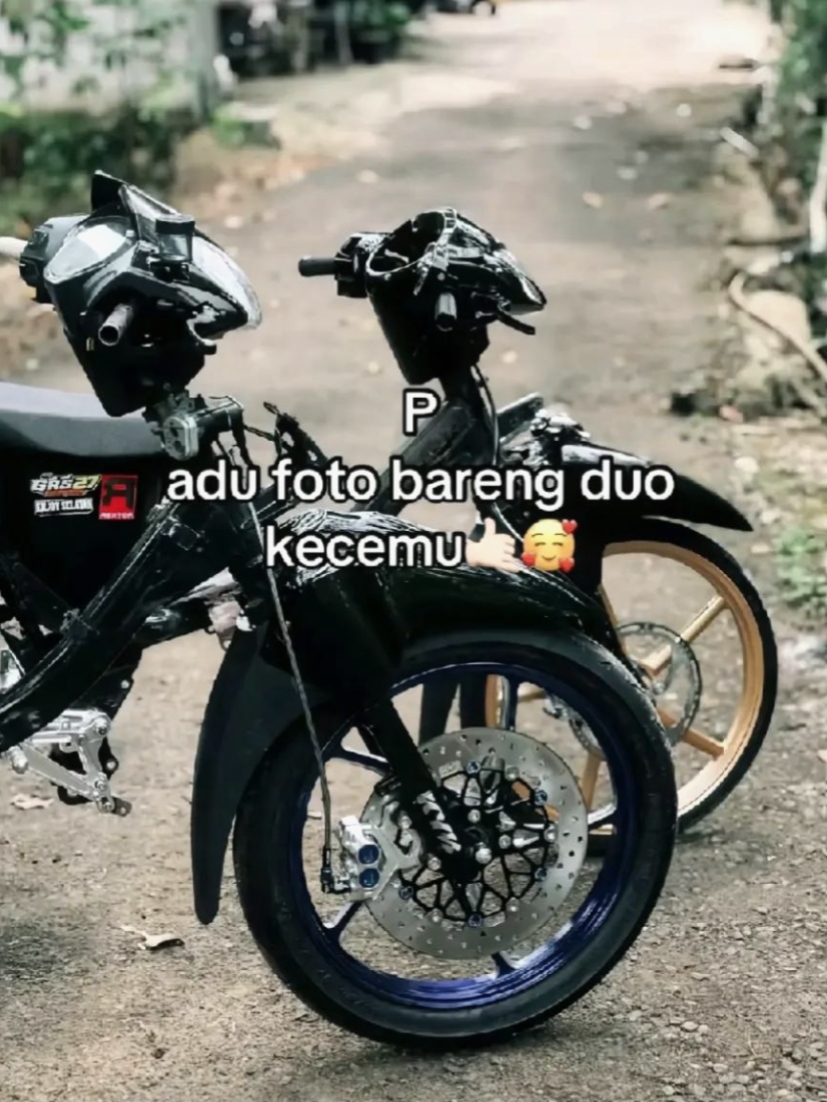 adu foto bareng ikilisi