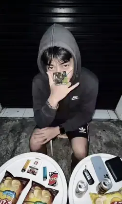 dia lebih keren