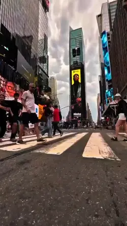 City vlog mood