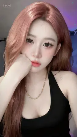 AI TÓC HỒNG 