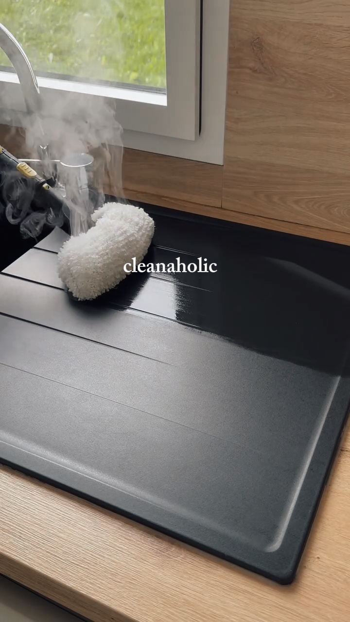CLÉANAHOLIQUE 