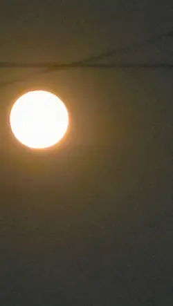 te veo en la luna