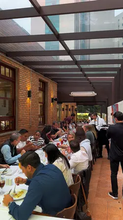 Almoço corporativo 