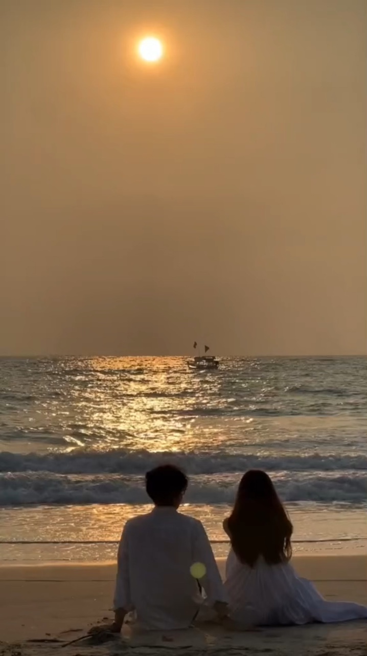 Aku kamu dan senja
