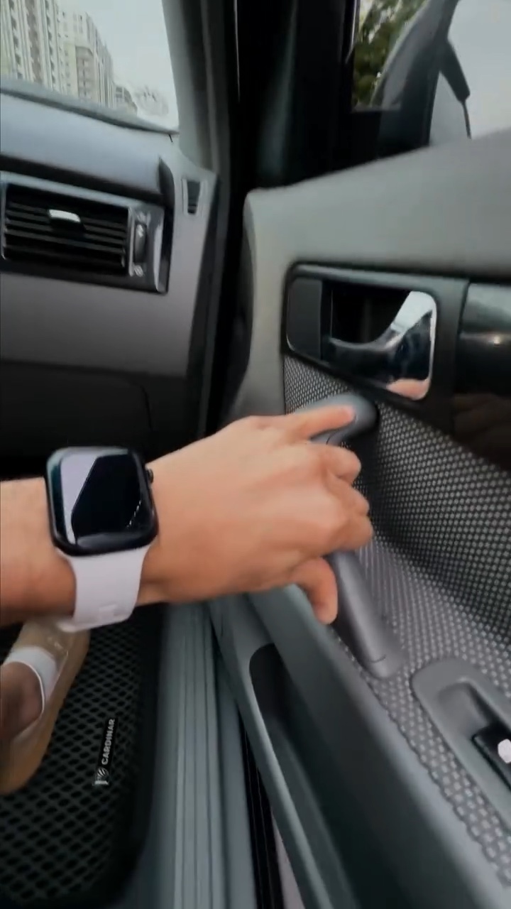 Auto + Enthüllung