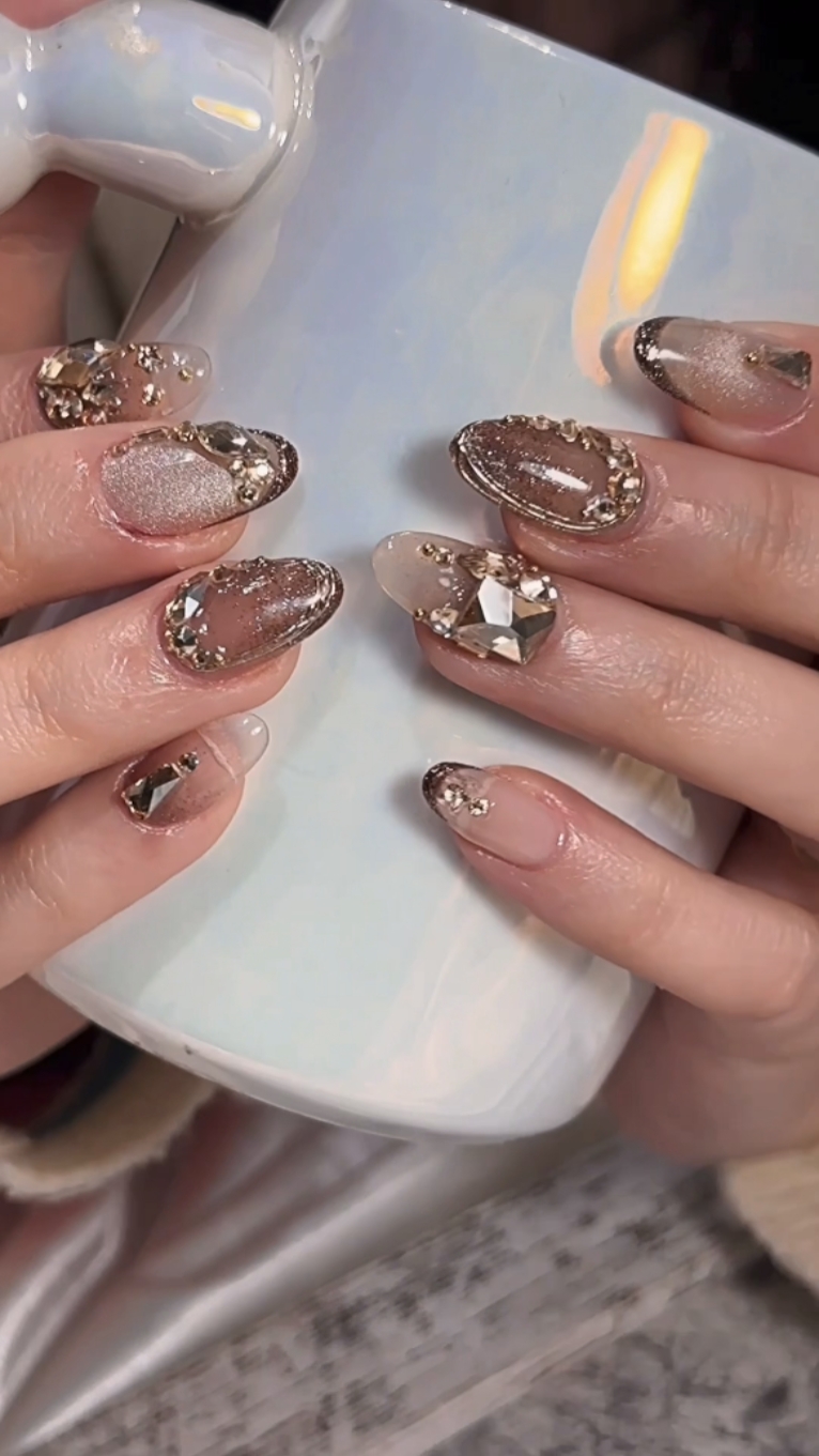 UÑAS 8