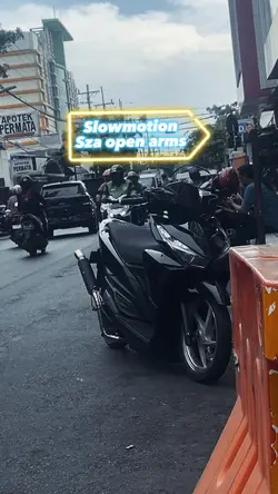 slowmotion open arms